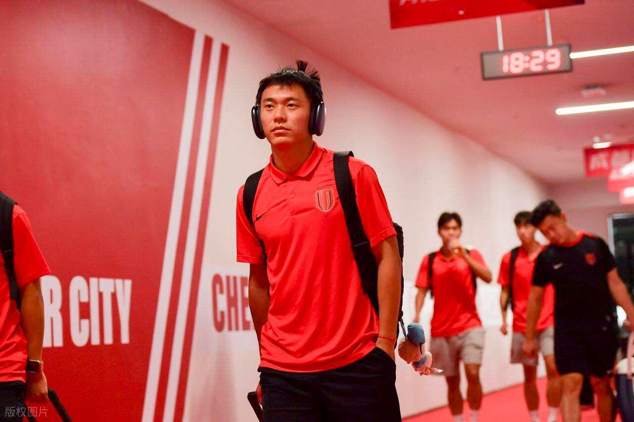 中国U22国足名单又有新调整，成都蓉城飞翼进队，未来将挑大梁